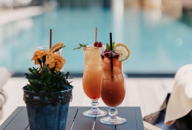 Cocktails am Infinity Outdoor Pool